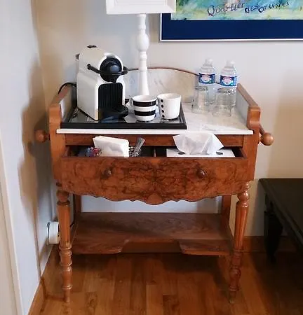 Chambres D'hotes Lilie Bed & Breakfast *